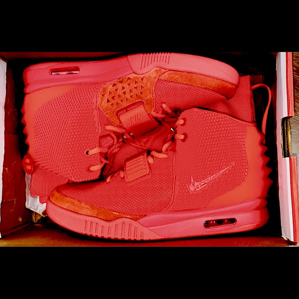 💯 Brand new in box YEEZY RED OCTOBERS sz12 SOLD!!